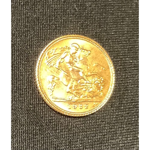 322 - An Elizabeth II gold half sovereign, 1982, 4.1g