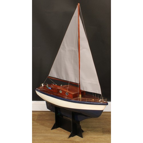 93 - A large model pond yacht, Joe, 125cm high on stand, 94cm long