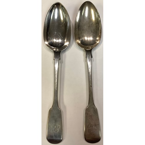 149 - A pair of Georgian silver serving spoons, London 1830, 120g