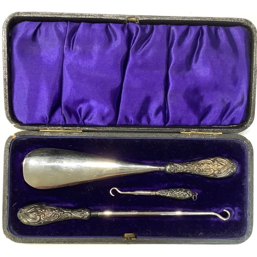 163 - A set of six silver teaspoons, Melbourne, marked 925; a silver hafted dressing set, comprising shoe ... 