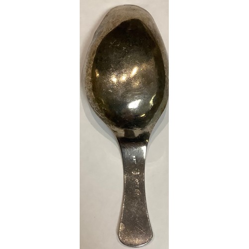 233 - A George III silver tea caddy spoon, in the form of a leaf