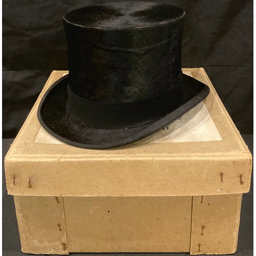 314 - A G. A. Dunn & Co. mole skin top hat, in Herbert Johnson hat box