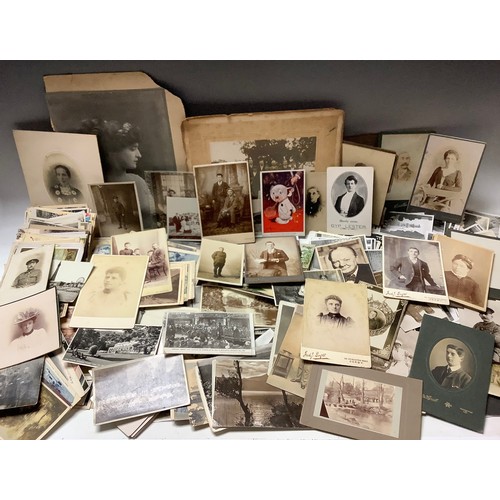 316 - A collection of early 20th century and later postcards, mostly topographical, portraiture and social... 