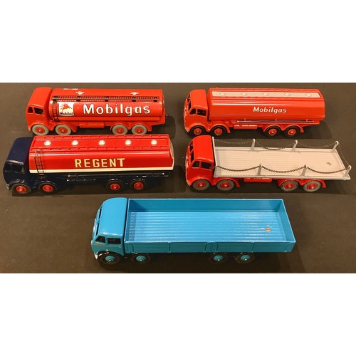 325 - Toys & Juvenalia - Dinky Supertoys diecast models, later customised/repainted models including 'Rege... 