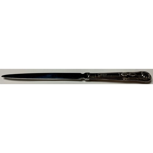 467 - An Elizabeth II silver hafted letter knife, Sheffield 1984, cased