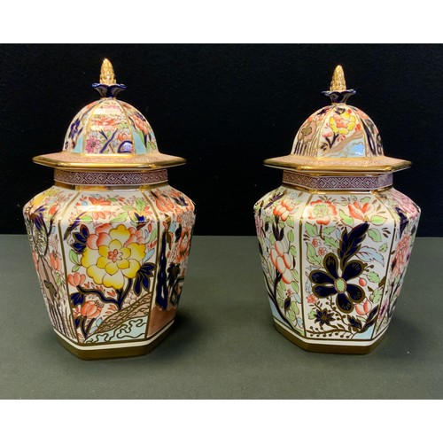 105 - A pair of Masons Orange Siam limited edition temple jars and covers, 24cm high, edition of 2000