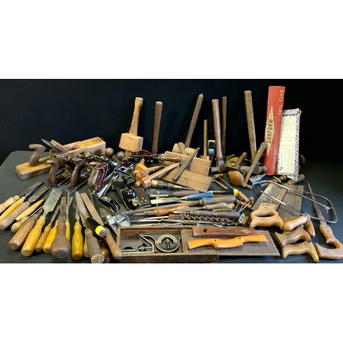 203 - Tools -  Joiners and wood working Tools, Stanley No 5 smoothing plane; others Bailey,  No 54 plaw pl... 