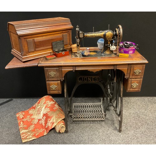 265 - A Jones Medium CS ‘type 6’ treadle sewing machine, No. 25033, c.1901, with haberdashery supplies, et... 