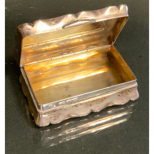 368 - A Late Victorian silver pill box, shaped rectangular body, Edward John Haseler & Noble Haseler, Birm... 