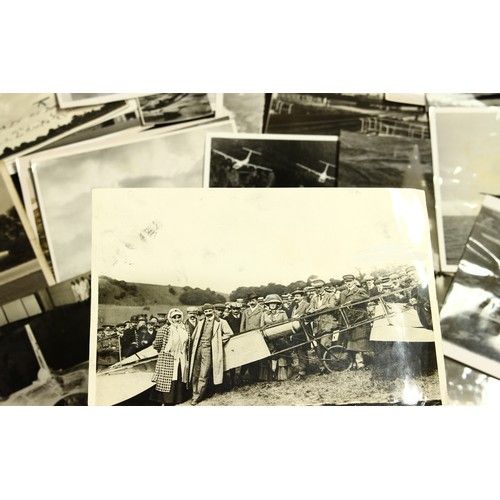 4289 - Aviation - a collection of 1930's and later press photographs, some with annotations and various sta... 