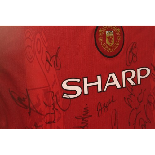 4291 - Sport, Football, Autographs, Manchester United F.C. (The Red Devils) - a 1996-1998 'Theatre of Dream... 