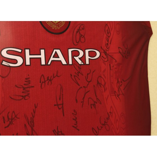 4291 - Sport, Football, Autographs, Manchester United F.C. (The Red Devils) - a 1996-1998 'Theatre of Dream... 