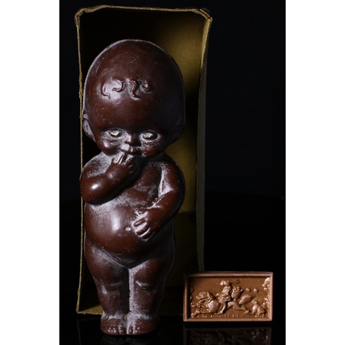 4261 - Advertising, Confectionery & Chocolate - a late 1920's/early 1930's moulded chocolate novelty, in th... 