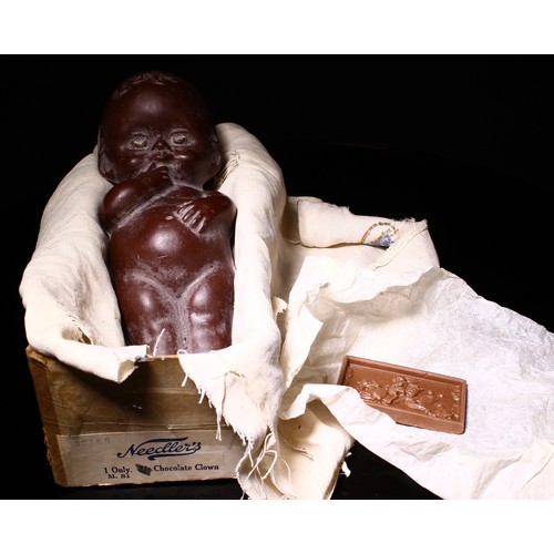 4261 - Advertising, Confectionery & Chocolate - a late 1920's/early 1930's moulded chocolate novelty, in th... 