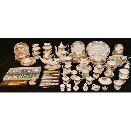 25 - Royal Albert Old Country Roses pattern - a comprehensive dinner, tea and coffee service comprising d... 