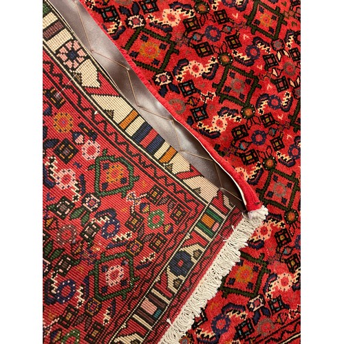 88 - A Malayer Runner carpet, 265cm x 83cm.