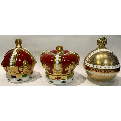 64 - A Royal Crown Derby paperweight, Coronation Orb, a Goviers to celebrate the 60th Anniversary of HRH ... 