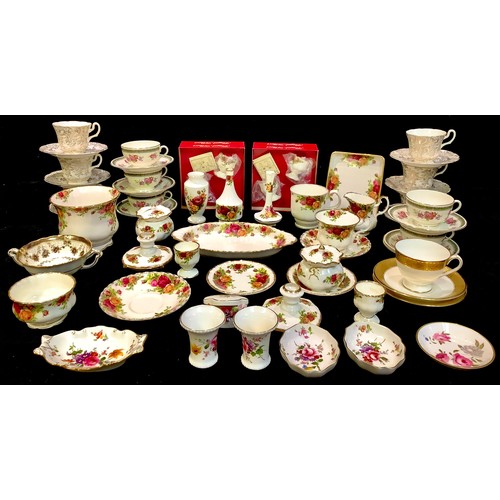 187 - Royal Albert Old Country Roses including tea ware, candlesticks, egg cups (boxed), etc; other tea wa... 