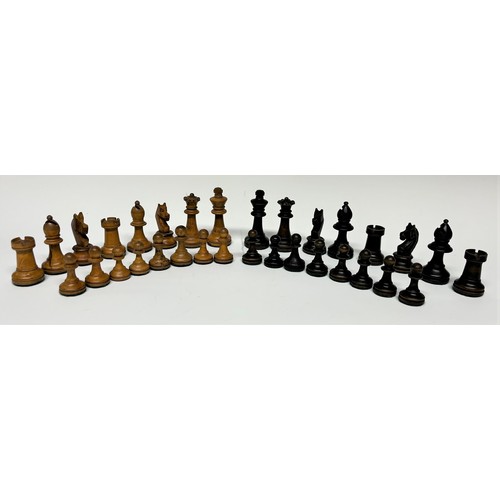 176 - A boxwood and ebonised Staunton pattern chess set, the Kings 7.5cm high