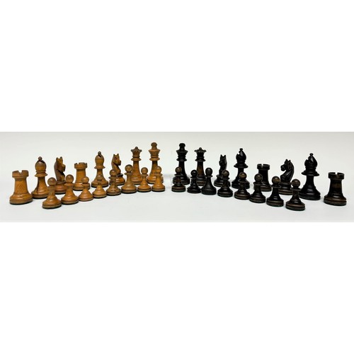 176 - A boxwood and ebonised Staunton pattern chess set, the Kings 7.5cm high