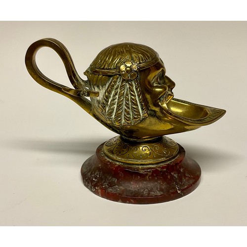 104 - A 19th century Grand Tour gilt bronze inkwell, cast after the Antique, rosso antico marble base, 11c... 