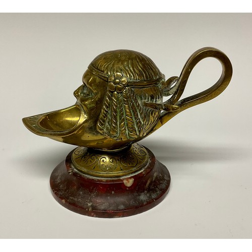 104 - A 19th century Grand Tour gilt bronze inkwell, cast after the Antique, rosso antico marble base, 11c... 