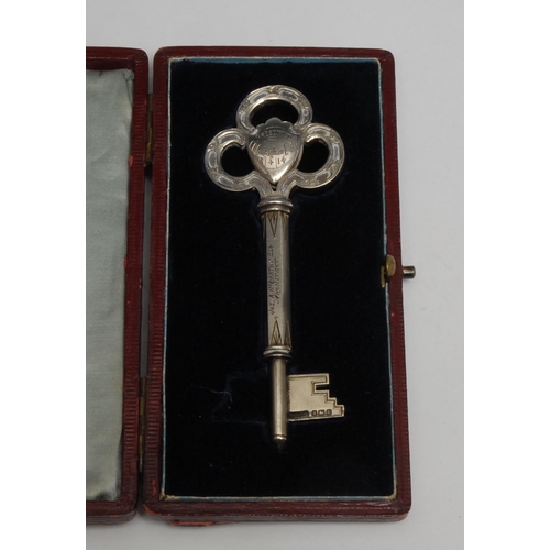 100 - Copoclephily - George V silver presentation key, of Irish interest, Opening New Urban Dwellings *tow... 