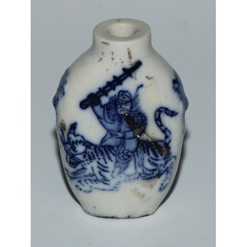 292 - A Chinese inside painted glass snuff bottle, decorated with figures in a monumental landscape, 7cm h... 