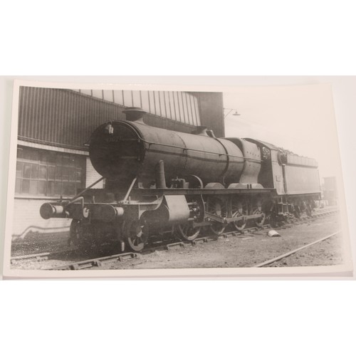 980 - Railway interest: Great Western Railway and British Railways standard types, a collection of approx.... 