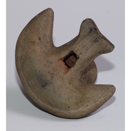 62 - A Central American terracotta bird call, in the Pre-Columbian manner, 10cm wide