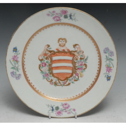 19 - A 19th century French armorial porcelain plate, in the Chinese taste, decorated in the famille rose ... 