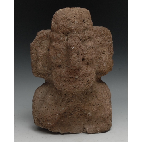 830 - Antiquities - a pre-Columbian Mesoamerican volcanic stone carving, of a head, probably Mayan, c.200 ... 