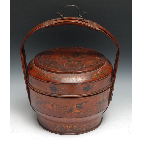 181 - A Chinese rice pail and cover, decorated in gilt on a red ground, 41cm over handle