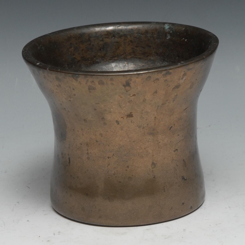 4 - A 17th/18th century bronze bell shaped mortar, 10cm high, c.1700