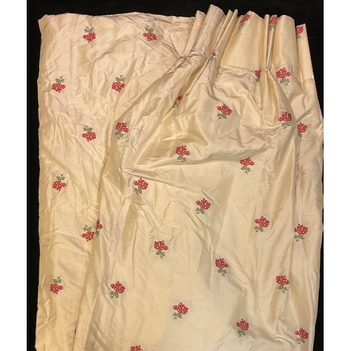 293 - Textiles - a large silk interlined curtain, 250cm wide, 236cm long