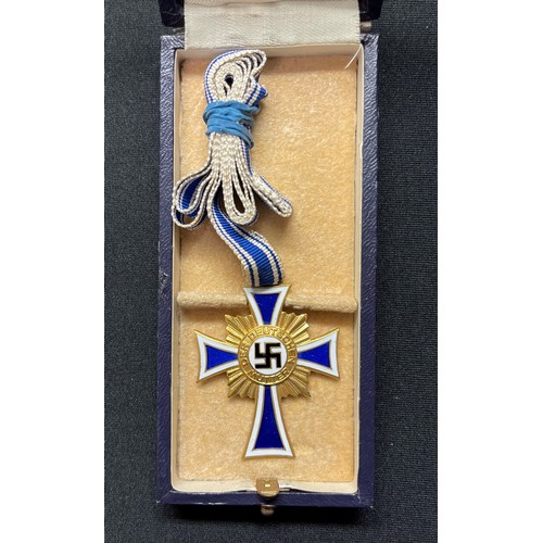 3042 - WW2 Third Reich Ehrenkreuz Der Deutsche Mutter in Gold, cased example. Mothers Cross in Gold. Comple... 