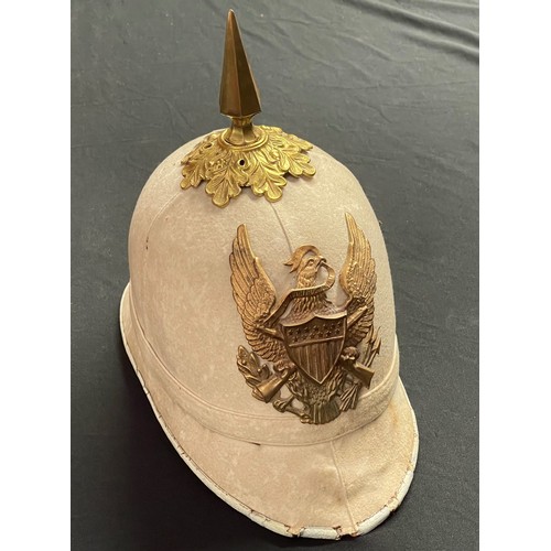 3078 - US M1887 Officers Sun Helmet. Gilt Infantry Helmet plate to front. Gilt Spike to crown. Air vent mak... 