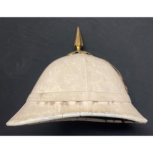 3078 - US M1887 Officers Sun Helmet. Gilt Infantry Helmet plate to front. Gilt Spike to crown. Air vent mak... 