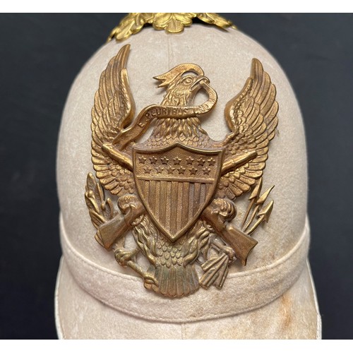 3078 - US M1887 Officers Sun Helmet. Gilt Infantry Helmet plate to front. Gilt Spike to crown. Air vent mak... 