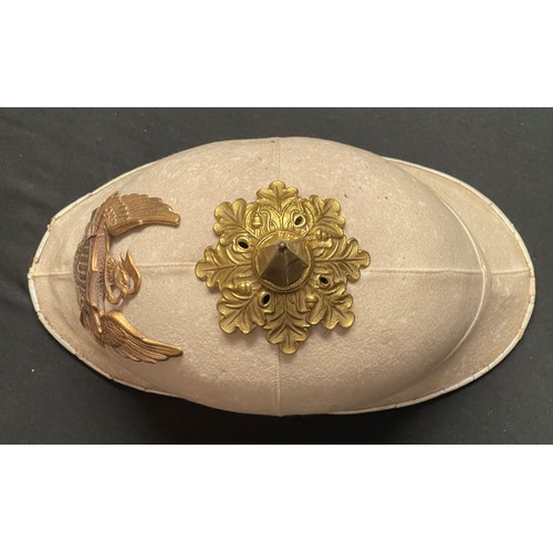 3078 - US M1887 Officers Sun Helmet. Gilt Infantry Helmet plate to front. Gilt Spike to crown. Air vent mak... 