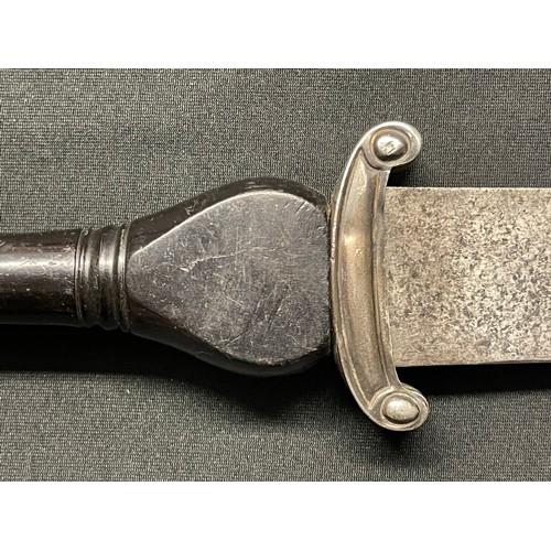 3105 - An early 18th century silver coloured metal mounted plug bayonet, 25cm blade, C-scroll cross-guard, ... 