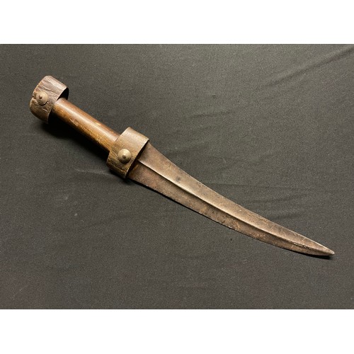 3108 - A Middle Eastern kindjal dagger, 24cm curved blade with central ridge, horn handle, 39cm long overal... 