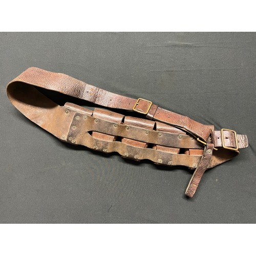 3132 - WW1 British 1903 Pattern British Army brown Leather bandolier. No maker marks or date visible.