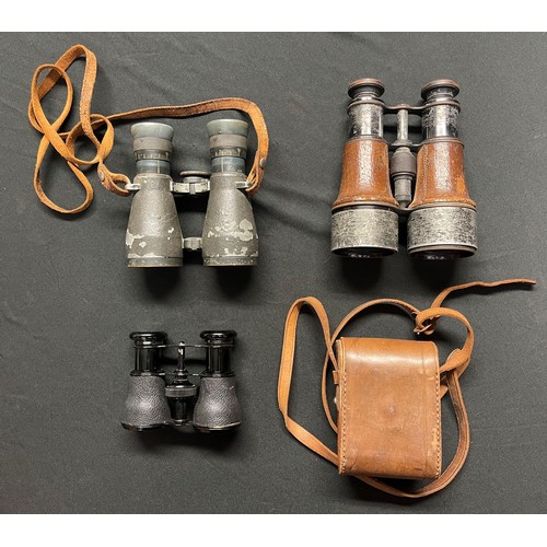 3147 - WW1 Imperial German Fernglas 08 binoculars, serial number 52196, maker marked 