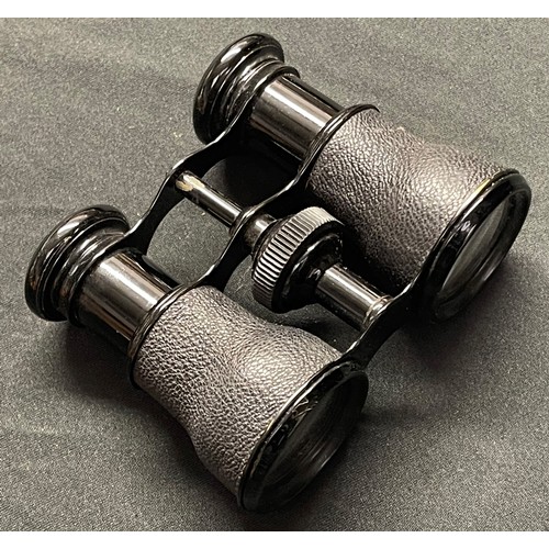 3147 - WW1 Imperial German Fernglas 08 binoculars, serial number 52196, maker marked 