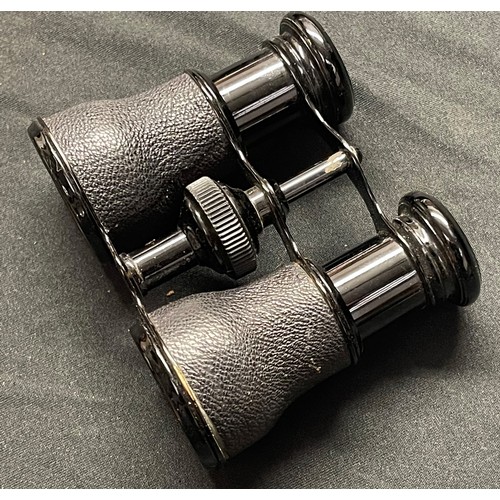 3147 - WW1 Imperial German Fernglas 08 binoculars, serial number 52196, maker marked 