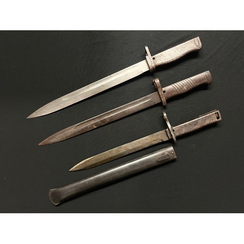 3159 - WW1 Imperial German Ersatz bayonet collection comprising of three different examples: First, with sc... 