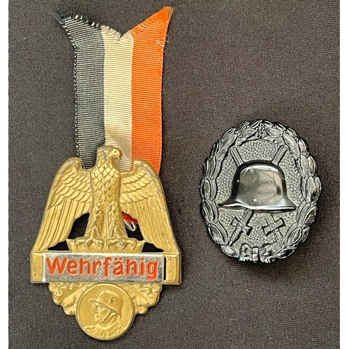 3162 - WW1 Imperial German Wound Badge 1918 in Black. No makers mark. Along with a Third Reich Wehrfanig ba... 