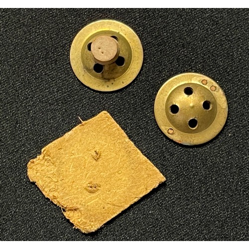 3208 - WW2 British Fly Button Escape Compass. Unissued with original cardboard backing with protective cork... 