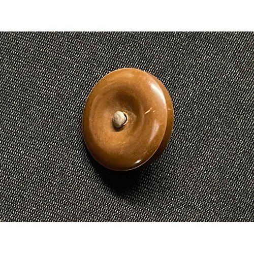 3211 - WW2 British Army, MI9, SOE, Special Forces, Vest (WESKIT) Button Escape compass in Brown Bakelite.